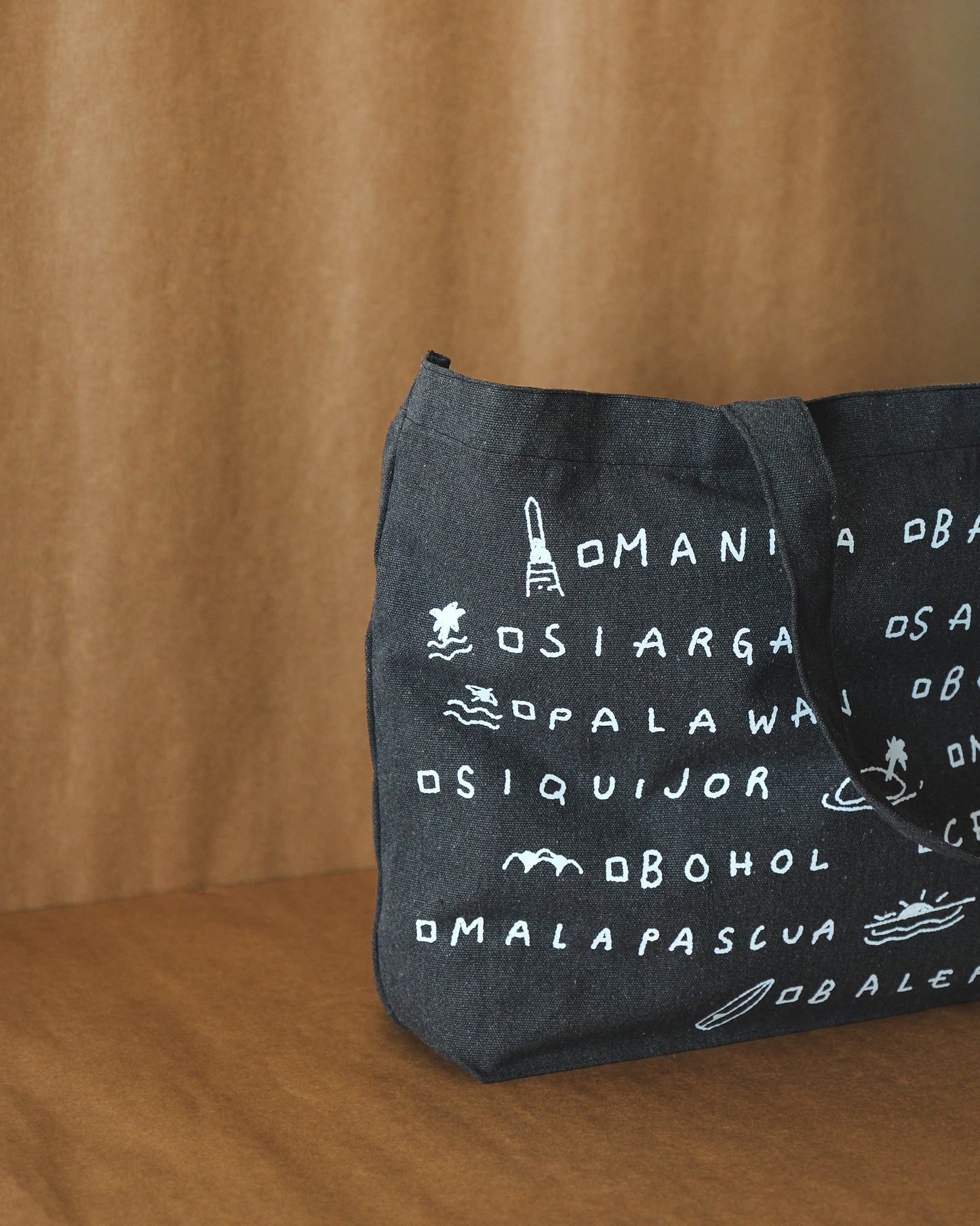 Bucket List Tote (Charcoal)