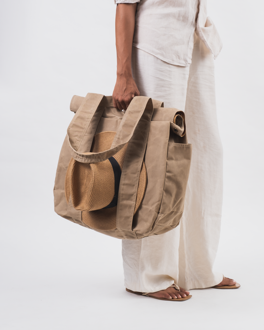 TOUR TOTE - SAND (Khaki)