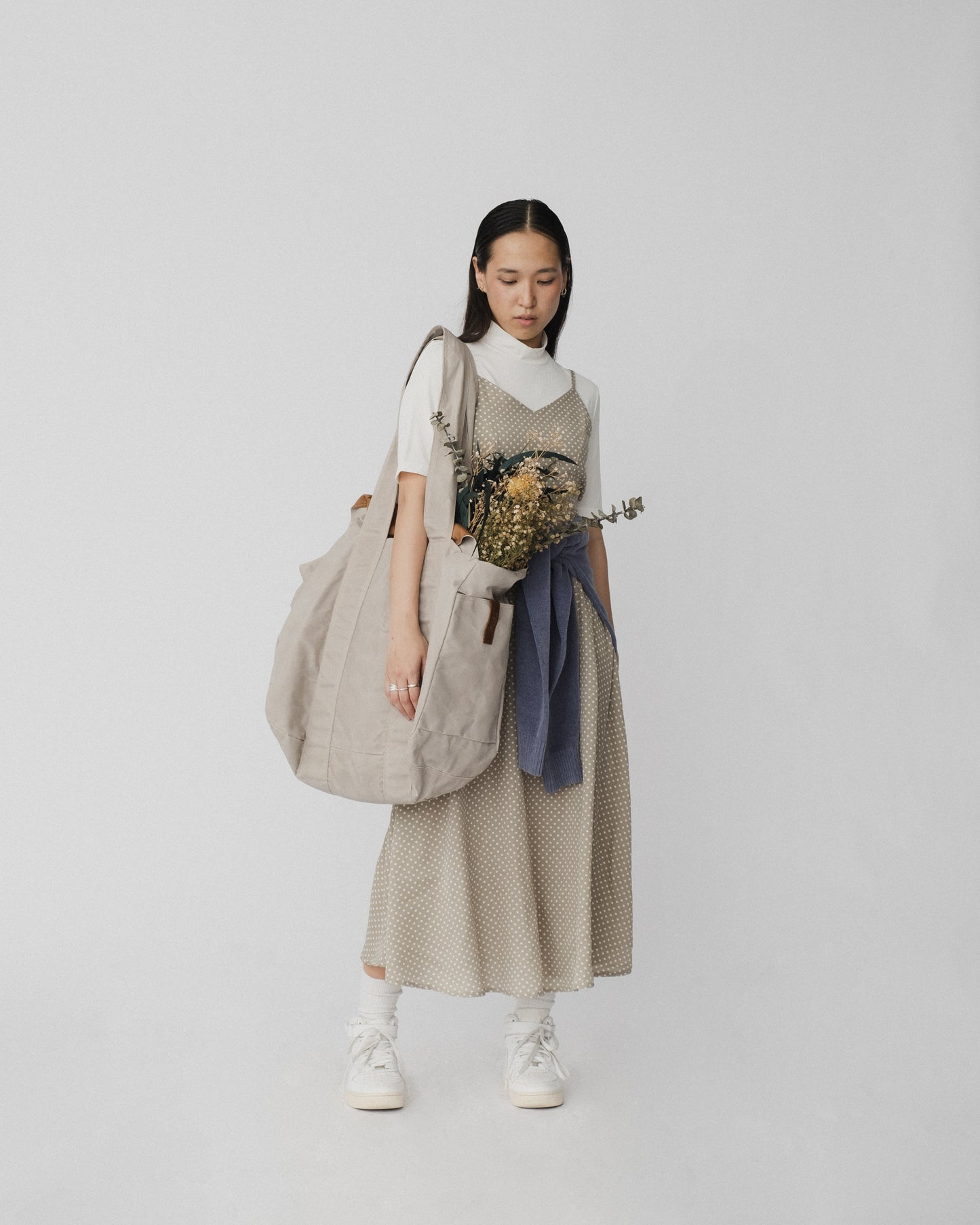 TOUR TOTE - BONE (Light Grey)